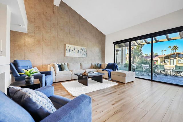 194 Green Mountain Drive, Palm Desert, CA 92211