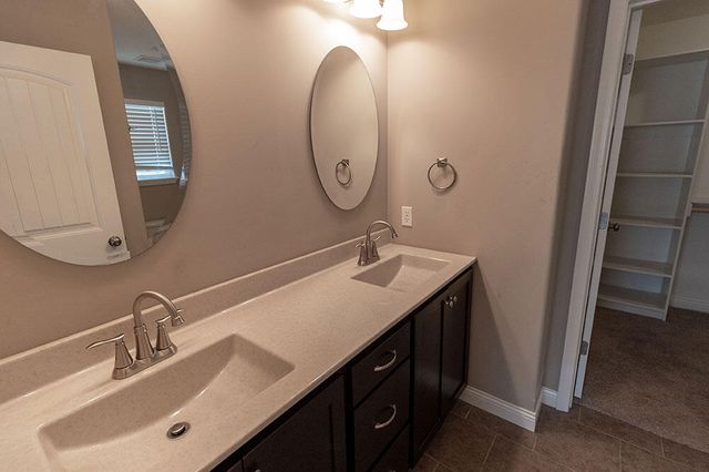 2809 AMBERWOOD CT, Columbia, MO 65203