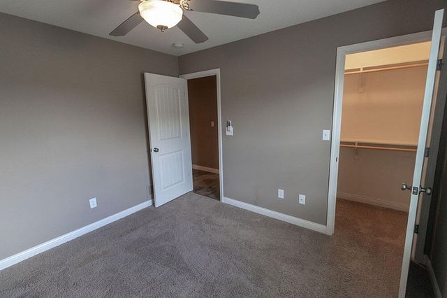 2809 AMBERWOOD CT, Columbia, MO 65203