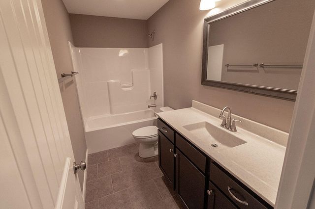 2809 AMBERWOOD CT, Columbia, MO 65203