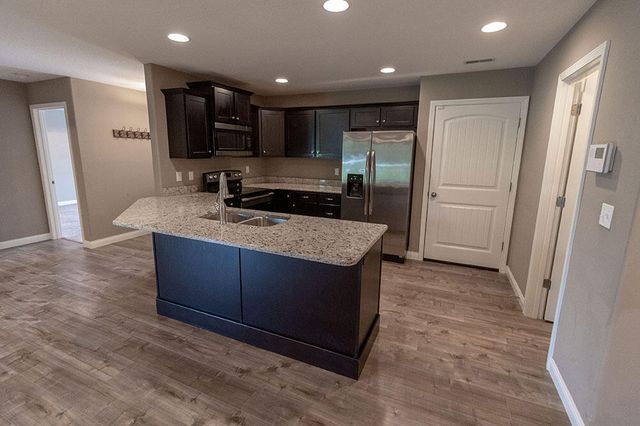 2809 AMBERWOOD CT, Columbia, MO 65203