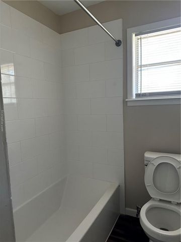 4005 College Main Street, Bryan, TX 77801