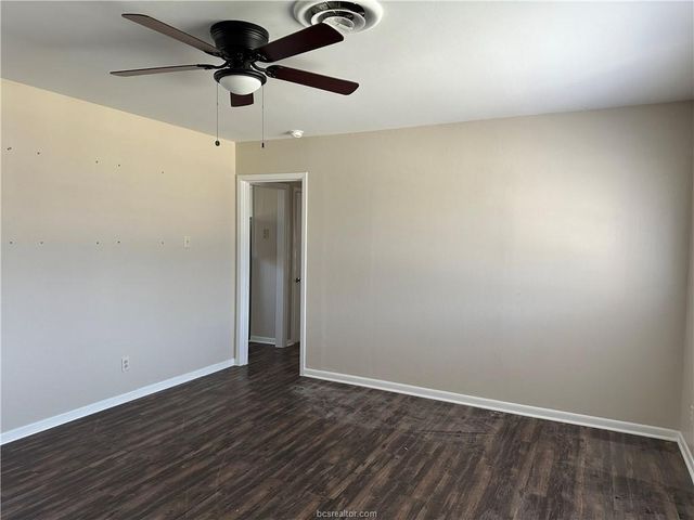 4005 College Main Street, Bryan, TX 77801