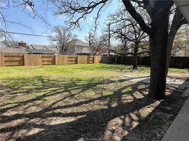 4005 College Main Street, Bryan, TX 77801