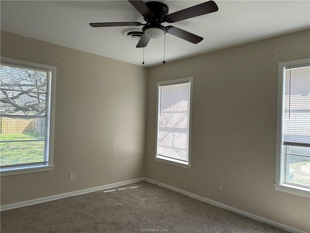 4005 College Main Street, Bryan, TX 77801