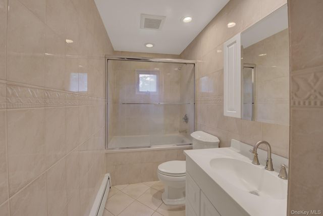 120 Greenway W, New Hyde Park, NY 11040