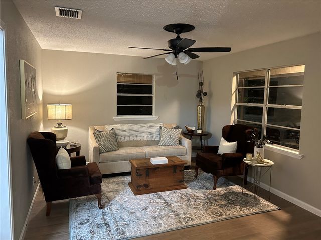 218 Lockhart, Pittsburg, TX 75686