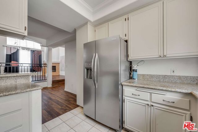 10924 Bloomfield Street 7, Los Angeles, CA 91602
