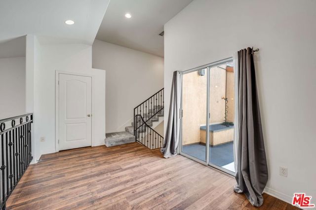 10924 Bloomfield Street 7, Los Angeles, CA 91602
