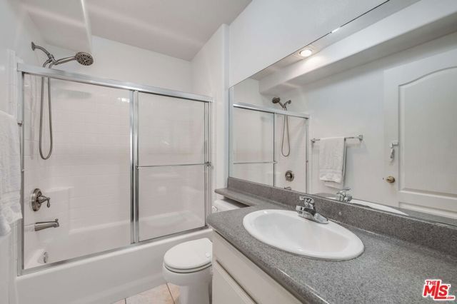 10924 Bloomfield Street 7, Los Angeles, CA 91602