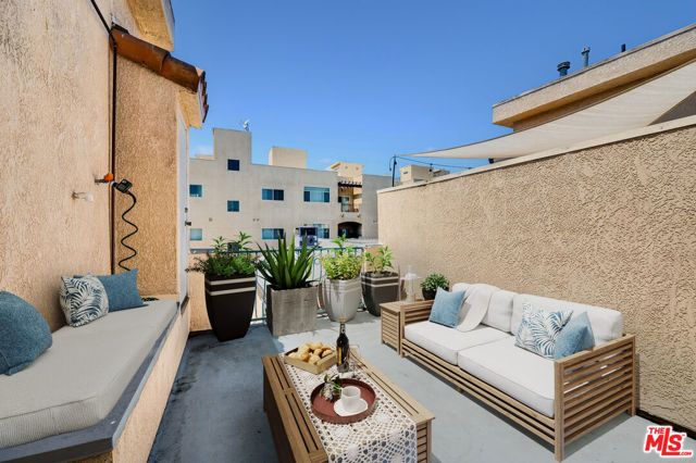 10924 Bloomfield Street 7, Los Angeles, CA 91602