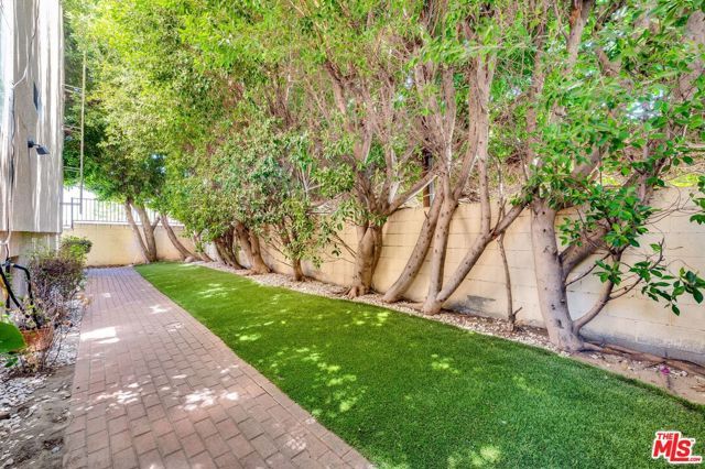 10924 Bloomfield Street 7, Los Angeles, CA 91602