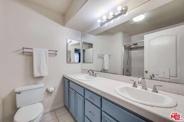 10924 Bloomfield Street 7, Los Angeles, CA 91602