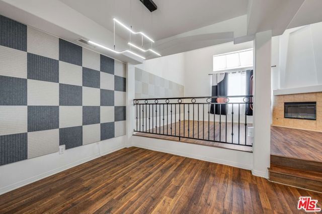 10924 Bloomfield Street 7, Los Angeles, CA 91602