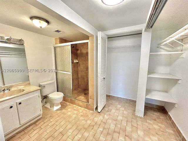 13499 Biscayne Blvd 506, North Miami, FL 33181