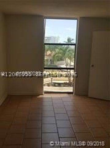 13499 Biscayne Blvd 506, North Miami, FL 33181