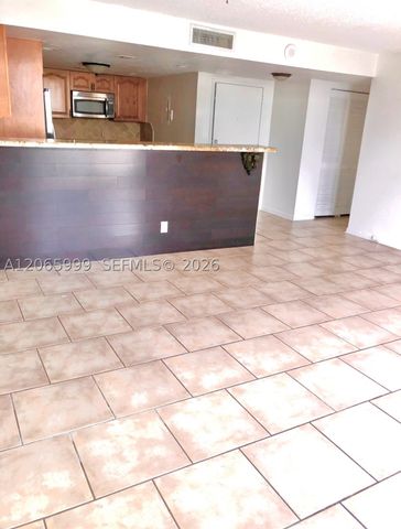 13499 Biscayne Blvd 506, North Miami, FL 33181