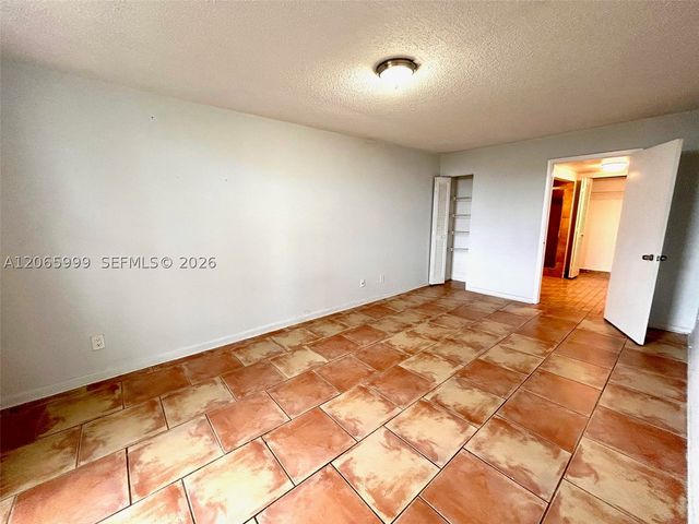 13499 Biscayne Blvd 506, North Miami, FL 33181