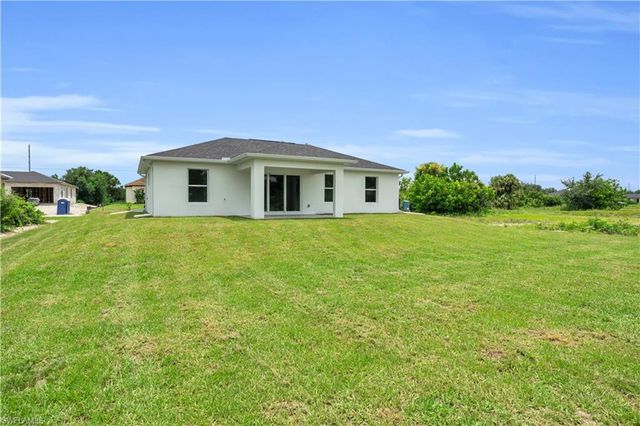 3315 7th ST SW, Lehigh Acres, FL 33976