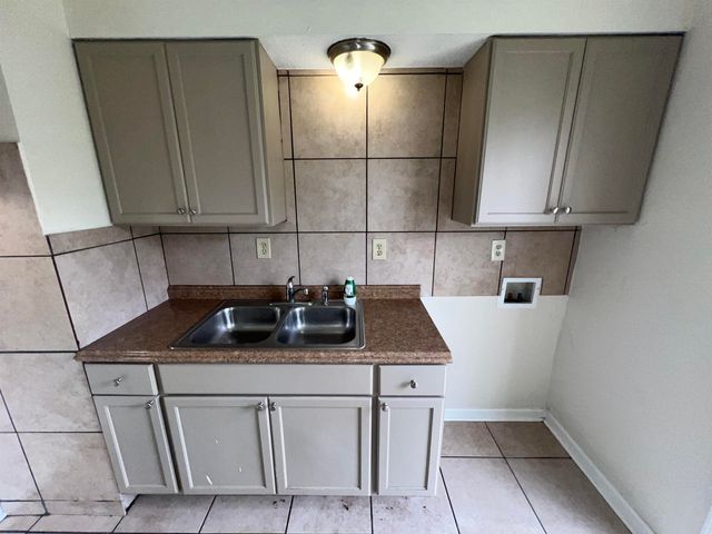 580 BLACKHAWK RD, Memphis, TN 38109