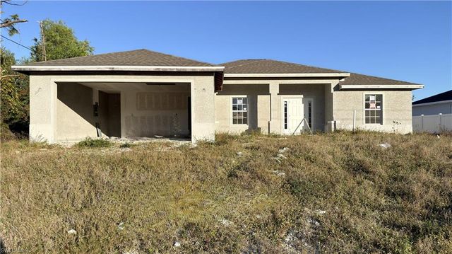 3449 NE 8th PL, Cape Coral, FL 33909