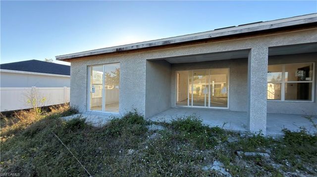 3449 NE 8th PL, Cape Coral, FL 33909