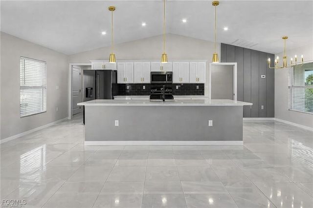 3449 NE 8th PL, Cape Coral, FL 33909