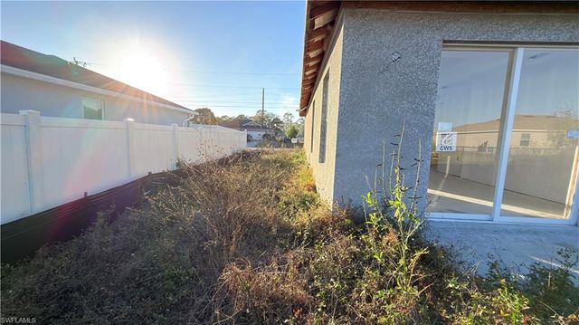 3449 NE 8th PL, Cape Coral, FL 33909