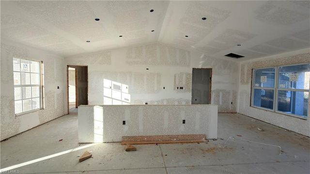 3449 NE 8th PL, Cape Coral, FL 33909