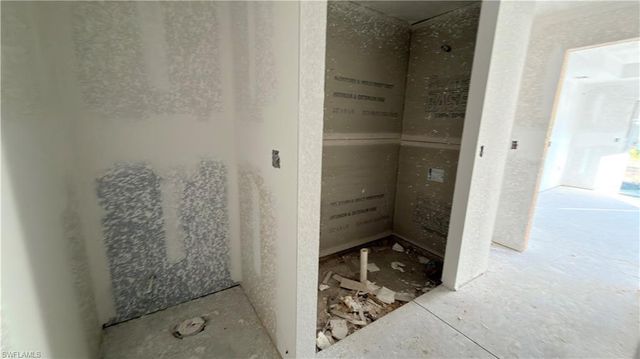 3449 NE 8th PL, Cape Coral, FL 33909