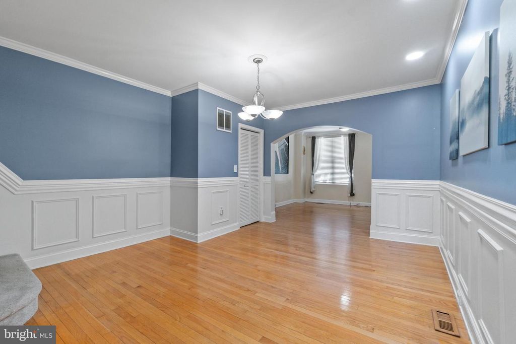 Image 12 of property listing at 3739 ELM AVE, Baltimore, MD 21211