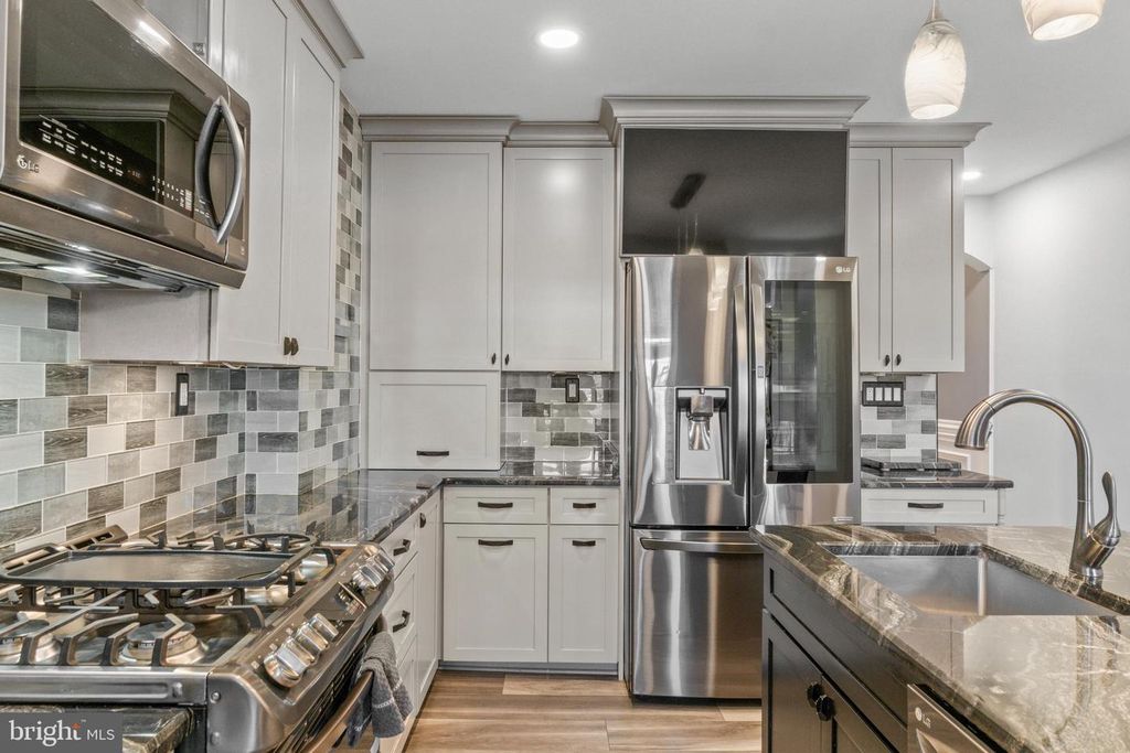 Image 19 of property listing at 3739 ELM AVE, Baltimore, MD 21211