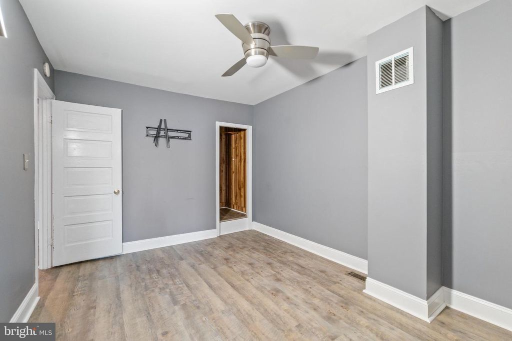 Image 34 of property listing at 3739 ELM AVE, Baltimore, MD 21211