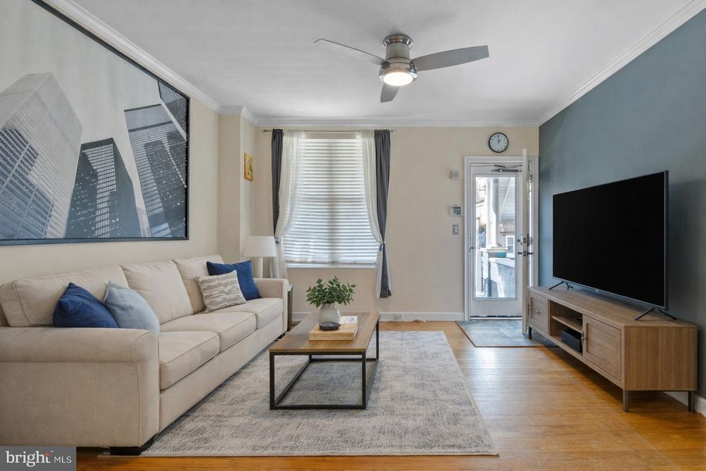 Image 6 of property listing at 3739 ELM AVE, Baltimore, MD 21211