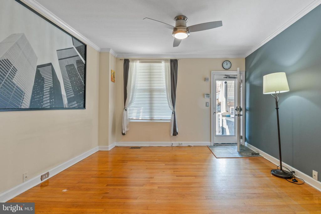 Image 7 of property listing at 3739 ELM AVE, Baltimore, MD 21211