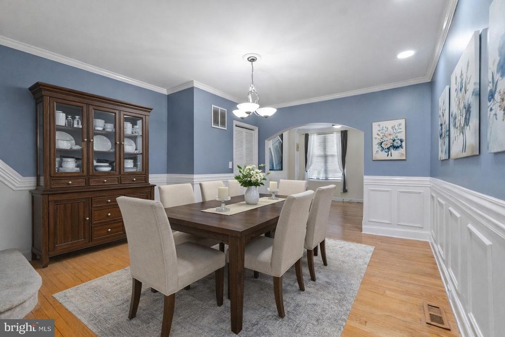 Image 10 of property listing at 3739 ELM AVE, Baltimore, MD 21211