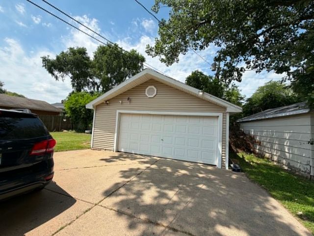 2444 Linden Avenue, Waukegan, IL 60087