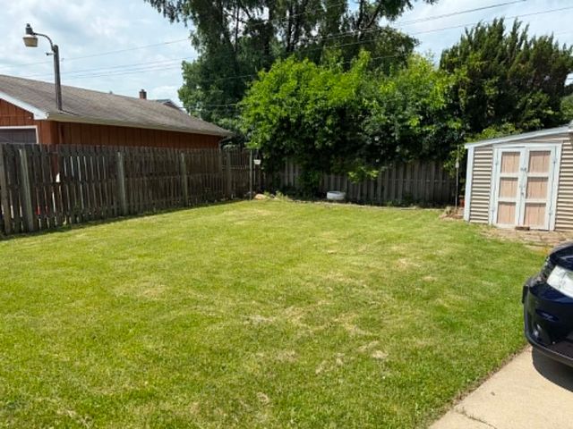 2444 Linden Avenue, Waukegan, IL 60087