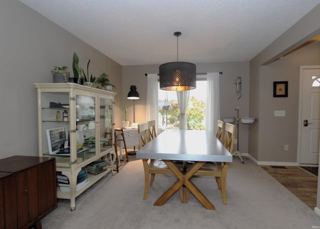 212 N Westchester Drive, Columbia City, IN 46725