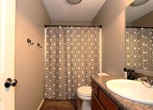 212 N Westchester Drive, Columbia City, IN 46725