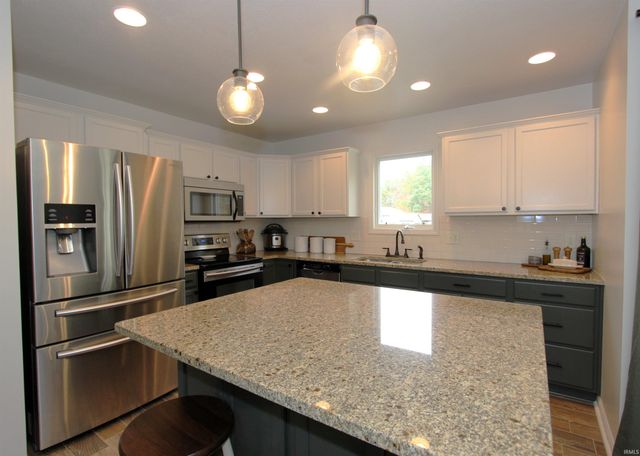 212 N Westchester Drive, Columbia City, IN 46725