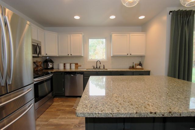 212 N Westchester Drive, Columbia City, IN 46725