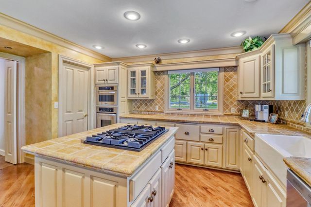 919 N Shore Drive, Detroit Lakes, MN 56501