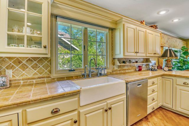 919 N Shore Drive, Detroit Lakes, MN 56501