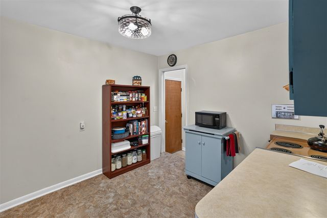 2410 Rossiter Place, Lansing, MI 48911