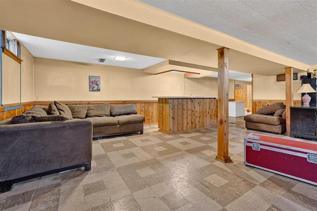 2410 Rossiter Place, Lansing, MI 48911