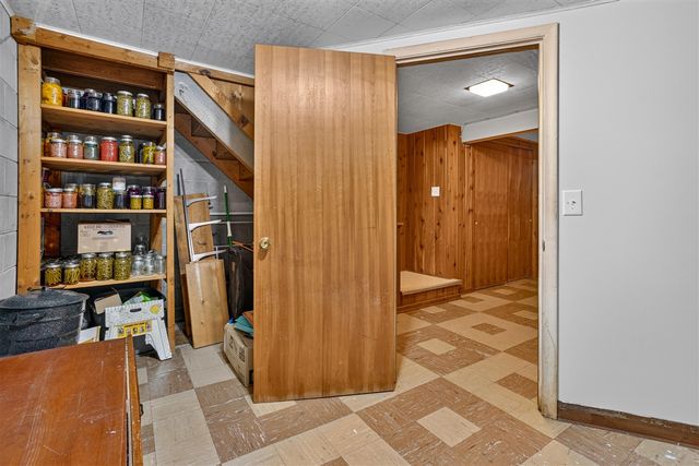2410 Rossiter Place, Lansing, MI 48911