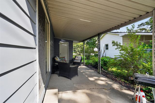 2410 Rossiter Place, Lansing, MI 48911