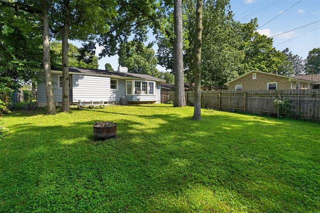 2410 Rossiter Place, Lansing, MI 48911