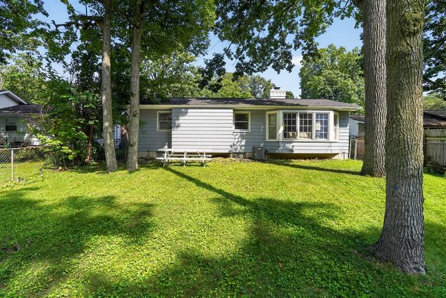 2410 Rossiter Place, Lansing, MI 48911